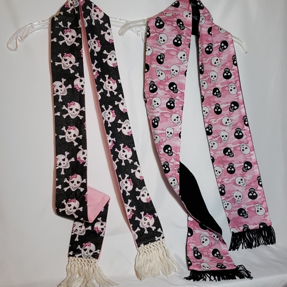 2 Lightly worn stylish scarves - Picture 1 of 2